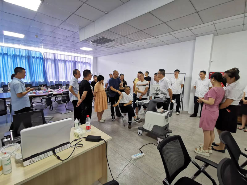 綿陽市、江油市醫(yī)療領航者蒞臨我司，共繪健康未來新篇章！2.jpg