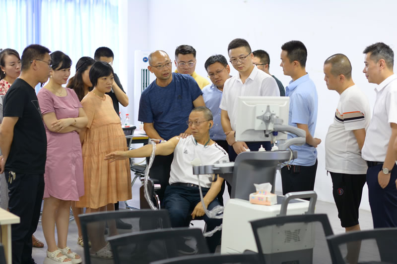 綿陽市、江油市醫(yī)療領航者蒞臨我司，共繪健康未來新篇章！3.jpg